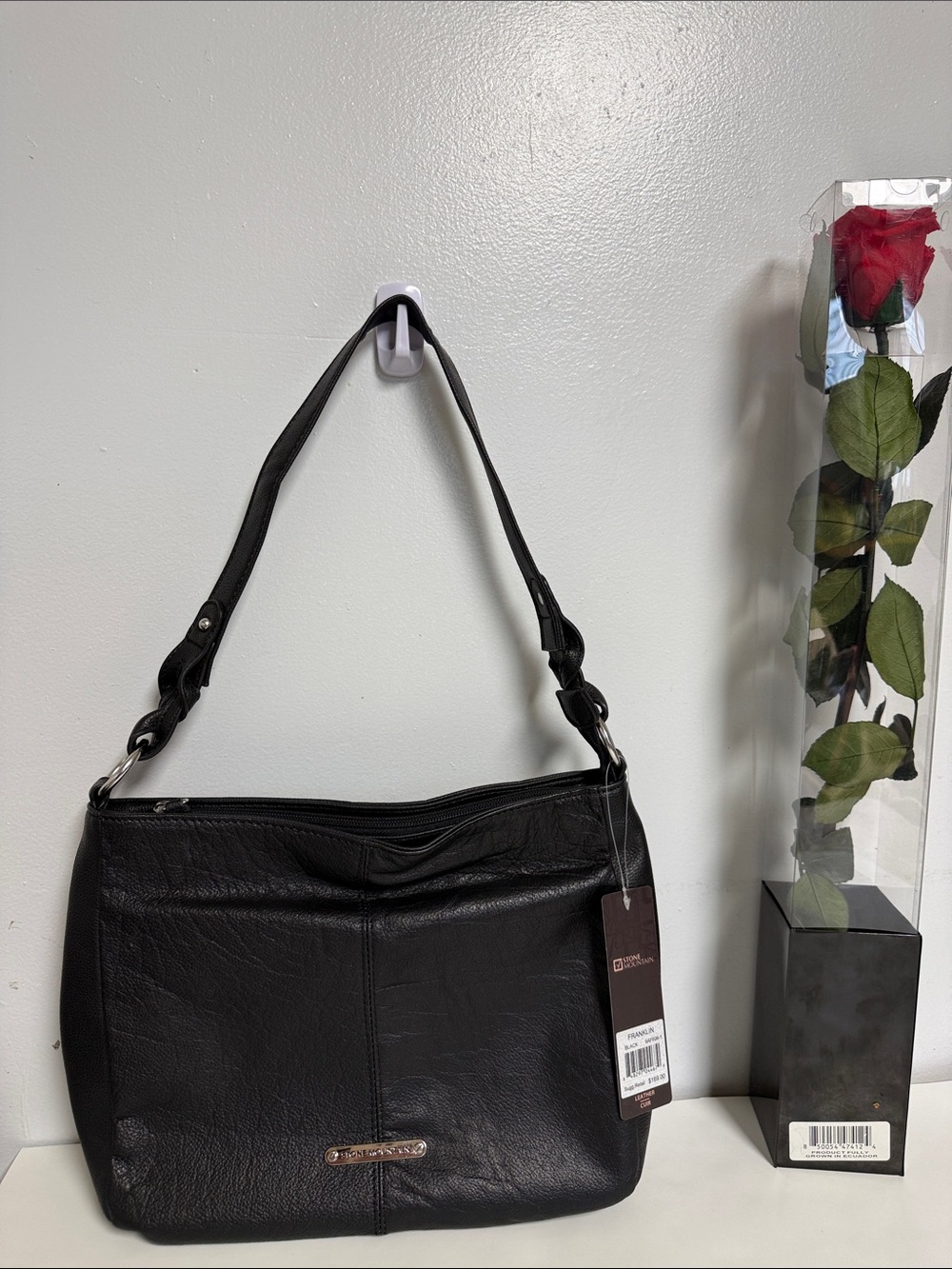 Stone Mountain Accessories Black Leather Shoulder Tote